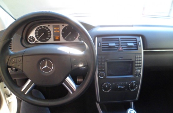 Mercedes Benz CLASSE B  B180 cdi ANNO'11 su LeonCar